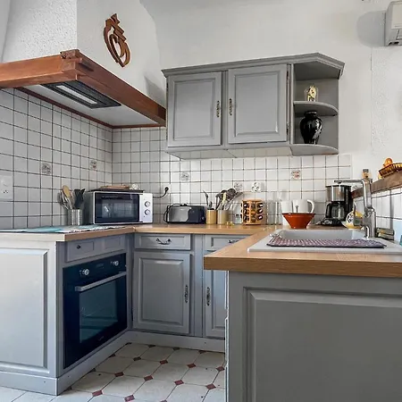Holiday home Maison Av Piscine Proche Uzes